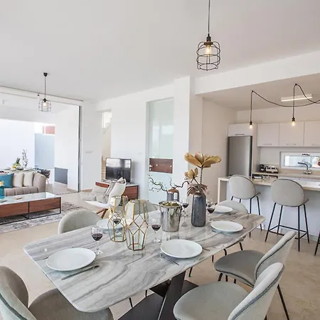 The Ultimate 5 Star Holiday In With Private Pool And Close To The Beach 1556 * Protaras