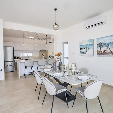 Villa The Ultimate 5 Star Holiday In With Private Pool And Close To The Beach 1556