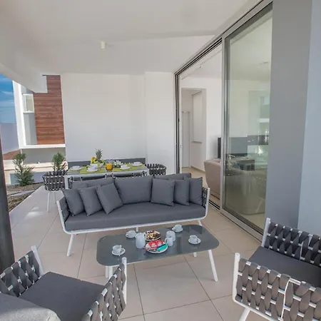 Villa The Ultimate 5 Star Holiday In With Private Pool And Close To The Beach 1556 *