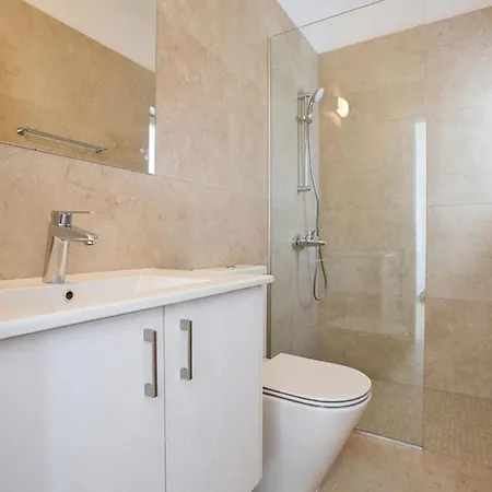 The Ultimate 5 Star Holiday In With Private Pool And Close To The Beach 1556 *